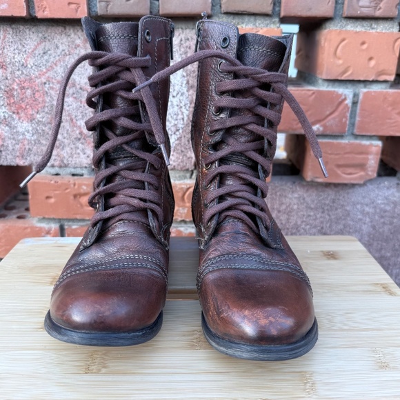 Distressed brown leather combat boots - Picture 2 of 8
